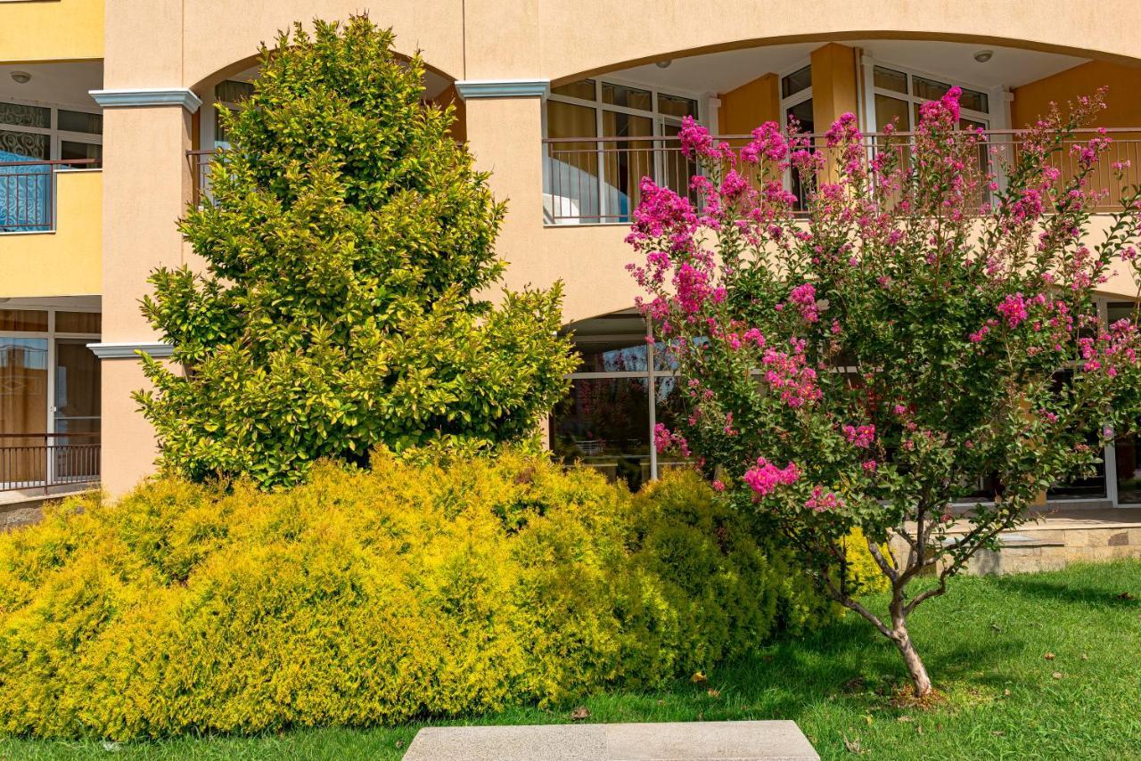 Menada Grand Resort Apartments Aheloi Exterior foto