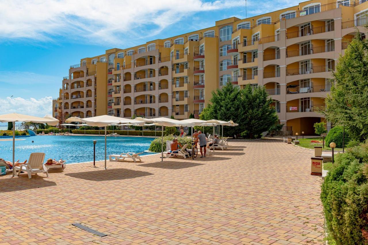 Menada Grand Resort Apartments Aheloi Exterior foto