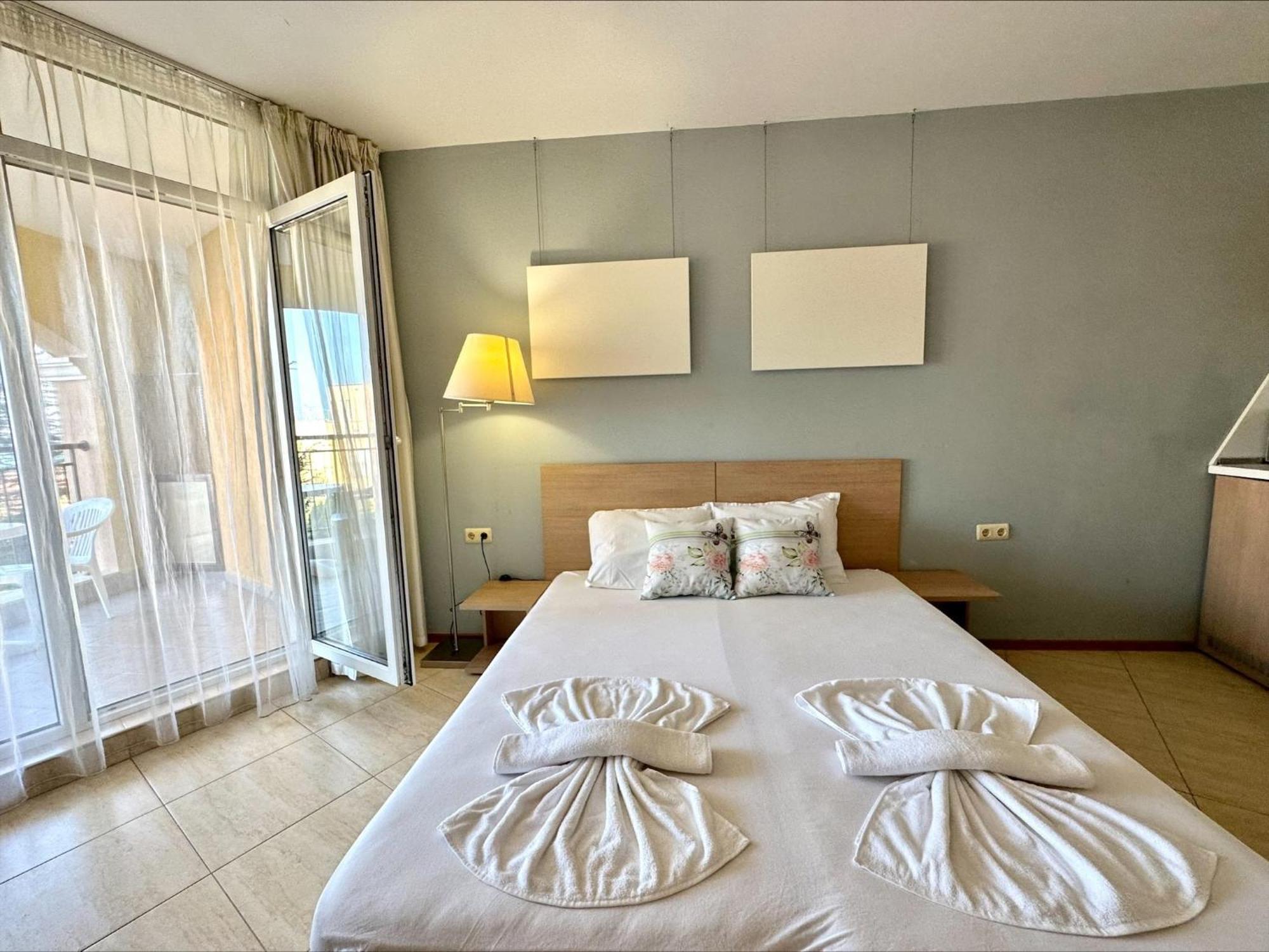 Menada Grand Resort Apartments Aheloi Cameră foto
